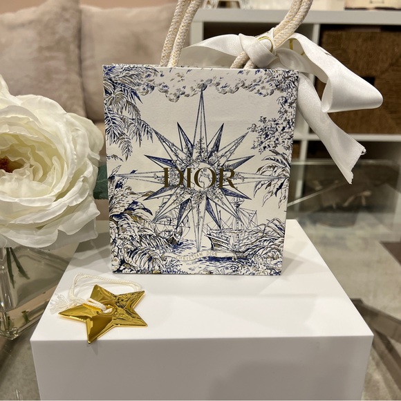 Dior Star Charm with Gift Bag - Picture 2 of 5